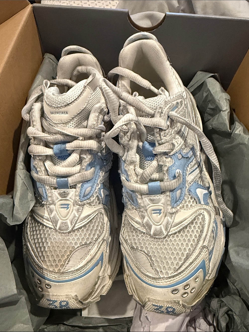 Balenciaga NEW in box Runner 2.0 Sneakers white/ cream/ pastel blue 38 - Picture 7 of 14